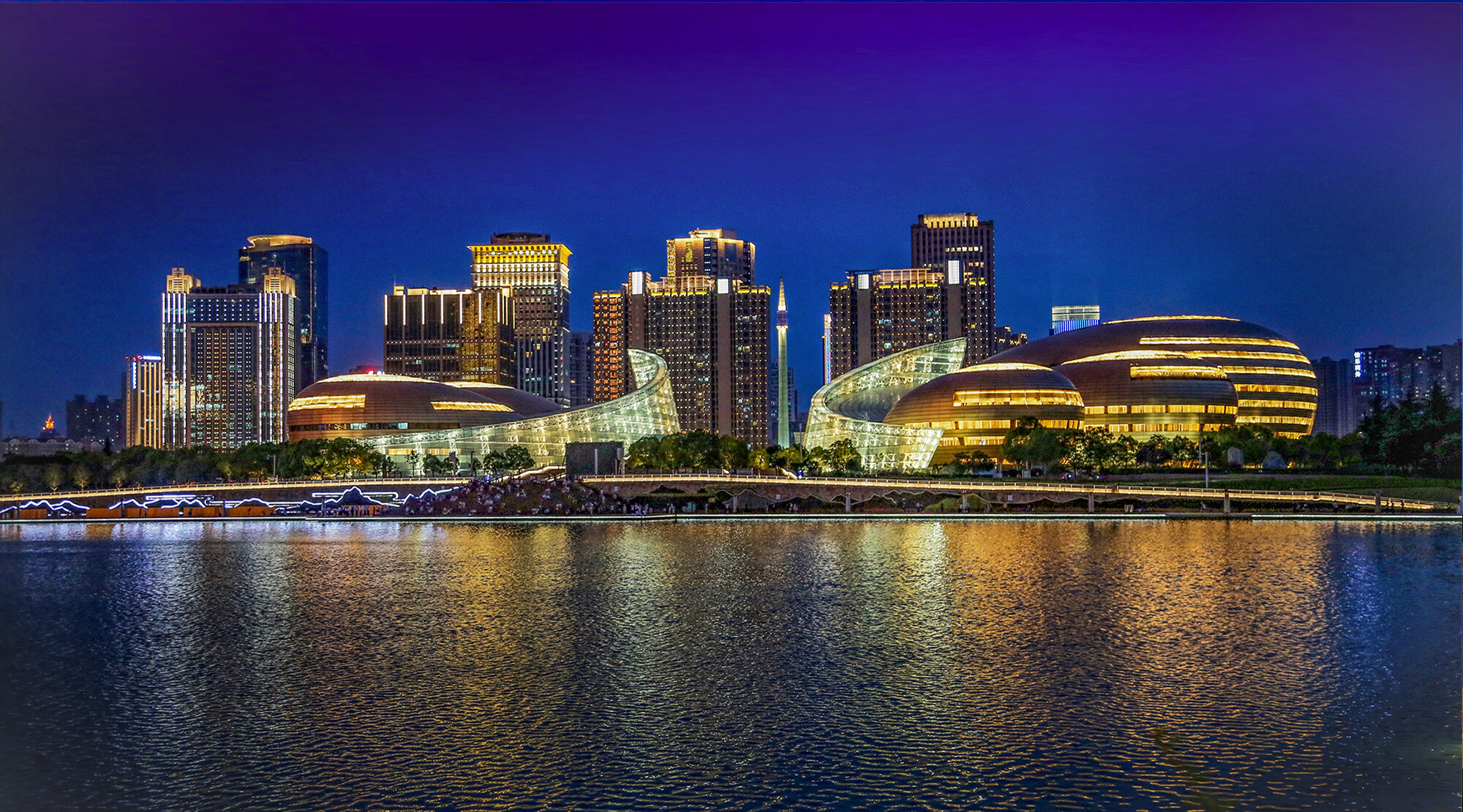 城市风光:郑州郑东新区夜景|农银融媒