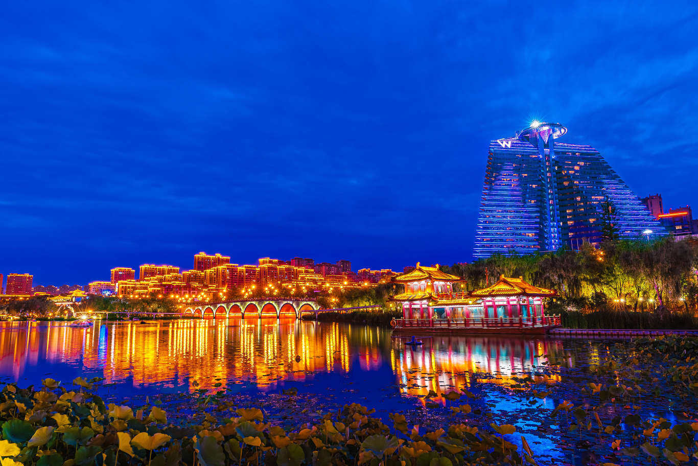 3.王大荣+南湖夜景+15319706309.jpg