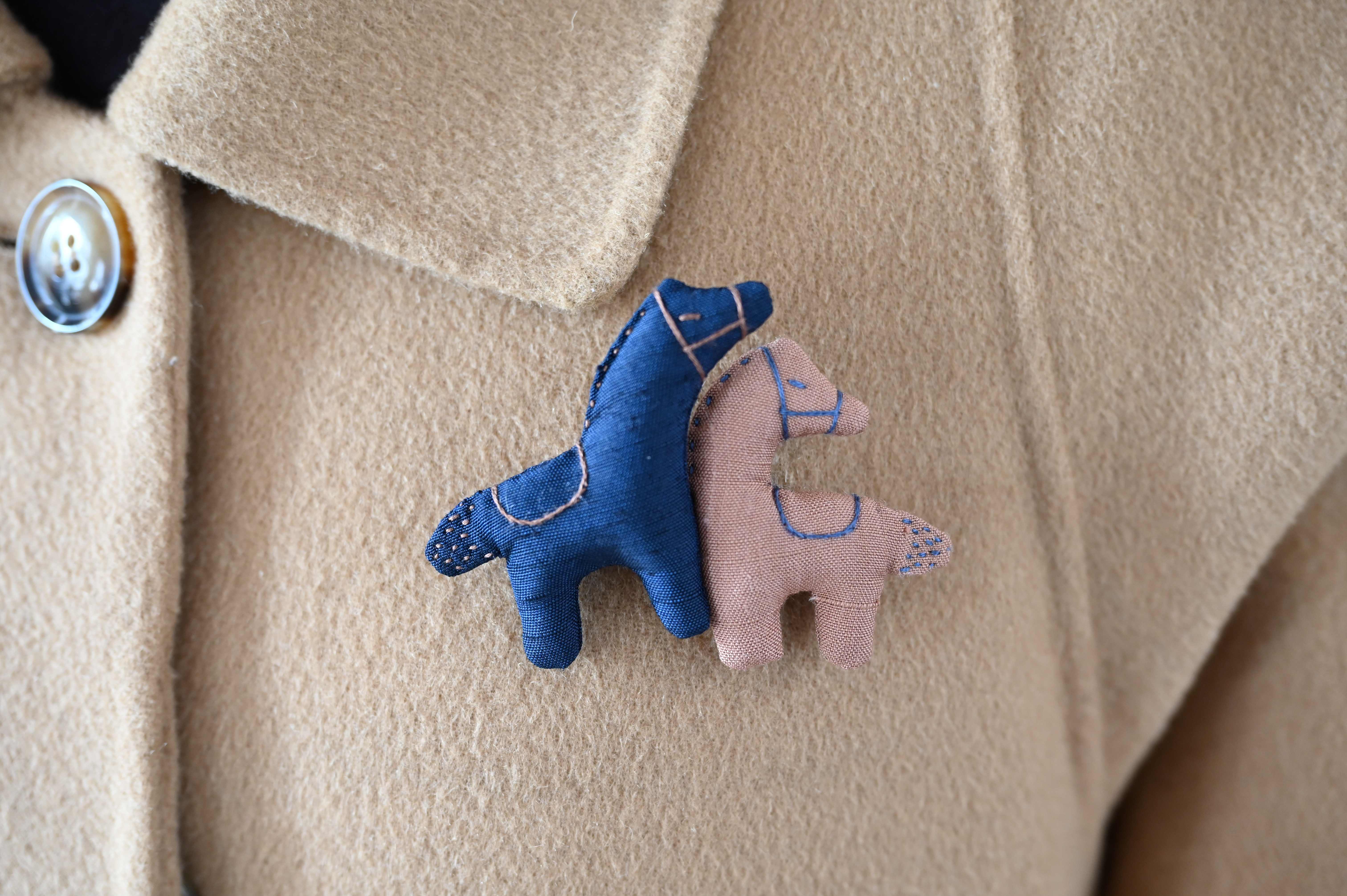 手工社制作的小马胸针。 手工社制作的小马胸针。